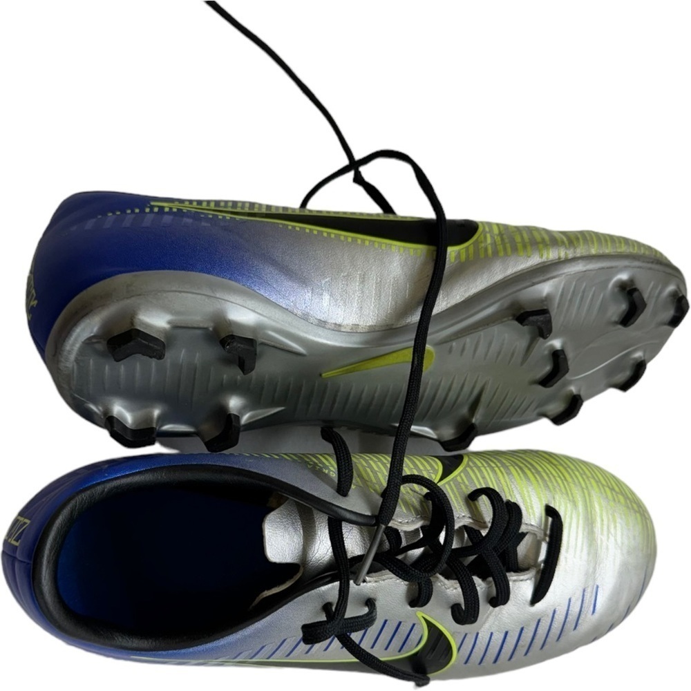 Nike size 5.5 Youth blue and yellow cleats
